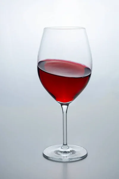 Kieliszek Czerwonego Wina Plusk — Zdjęcie stockowe