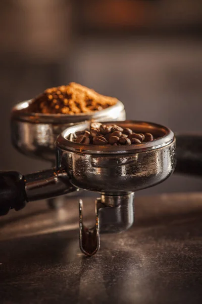 Kaffeemühle Auf Dem Tisch — Stockfoto