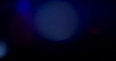 Siyah Arkaplanda Mavi Işık Sızıntısı. Üst üste koy. Geçiş