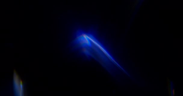 Fuites de lumière bleue sur fond noir. Superposition. Transition 