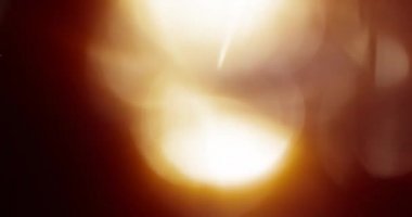 Amber Light Kara Arkaplanda Sızıntı Yapıyor. Üst üste koy. Dönüşüm. Video Renk Filtreleri