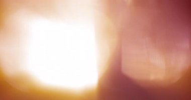 Amber Light Kara Arkaplanda Sızıntı Yapıyor. Üst üste koy. Dönüşüm. Video Renk Filtreleri