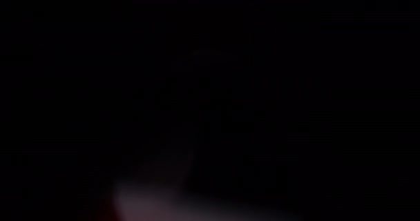 琥珀之光泄漏在黑色背景 视讯彩色滤镜 — 图库视频影像