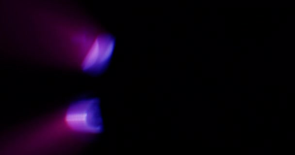 Neon Light Fuites sur fond noir. Superposition. Transition. Filtres de couleur vidéo 