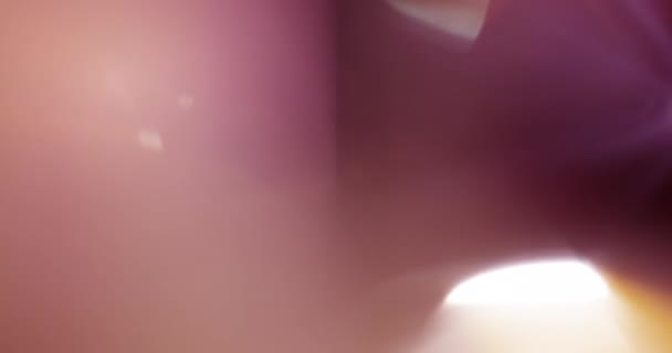 Fuites de lumière ambrée sur fond noir. Superposition. Transition. Filtres de couleur vidéo