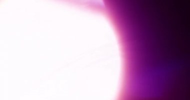 Siyah Arkaplanda Neon Light sızıntıları var. Üst üste koy. Dönüşüm. Video Renk Filtreleri