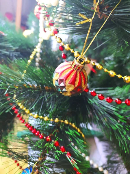 Festliche Dekoration Weihnachtsbaum Kugel — Stockfoto