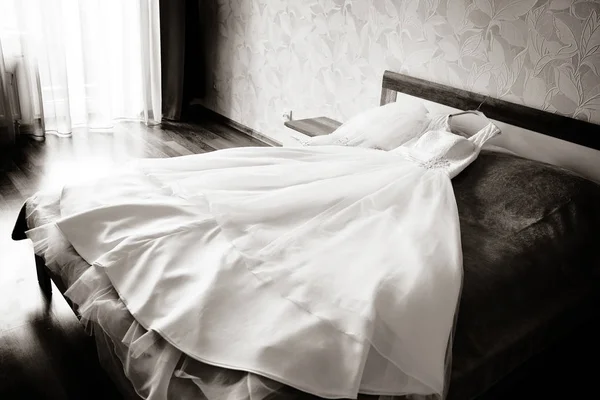 Abito da sposa bianco — Foto Stock