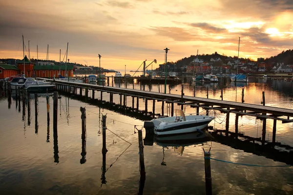 Evening scene of norwegian bay — Stock Photo, Image