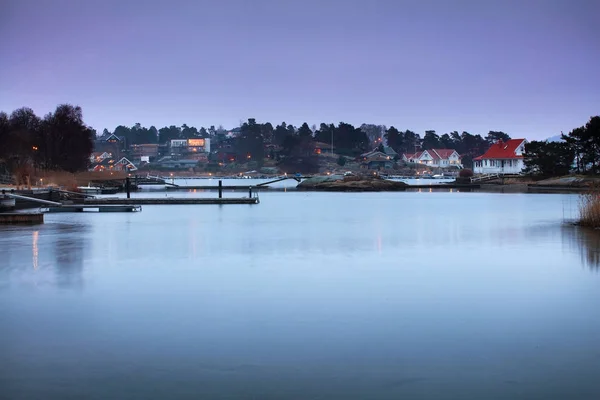Norwegische Bucht mit Holzbooten — Stockfoto