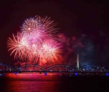 Selam riga gece gökyüzü