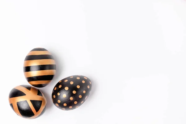 Osterhintergrund Oder Osterkonzept Ostern Golden Verzierte Eier Isoliert Auf Weißem — Stockfoto