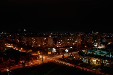 Şehir gece lambaları hava manzaralı. Lviv Panoraması (Ukrayna)