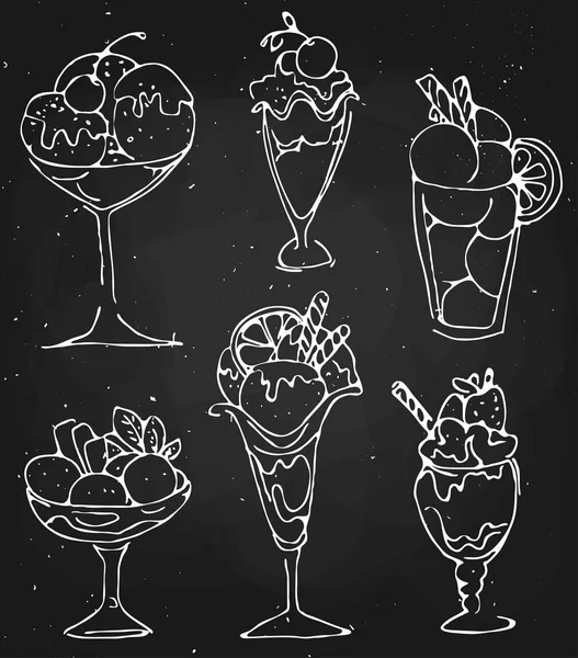 Eisbecher, skizziertes Dessert auf schwarzer Tafel — Stockvektor