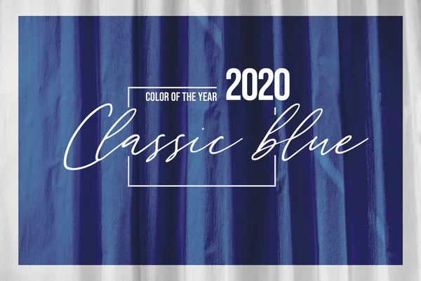 Klassieke blauwe abstracte achtergrond met kleur van het 2020 jaar, blauwe pallette met klassiek blauw staal en gevouwen doek als achtergrond, kleuren in trend klassieke blauwe 2020 kleur. — Stockfoto