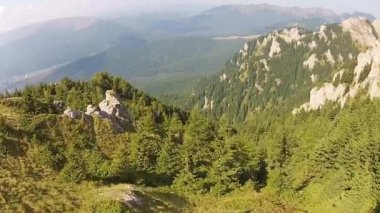 Hava dağ Vadisi üzerinde uçan