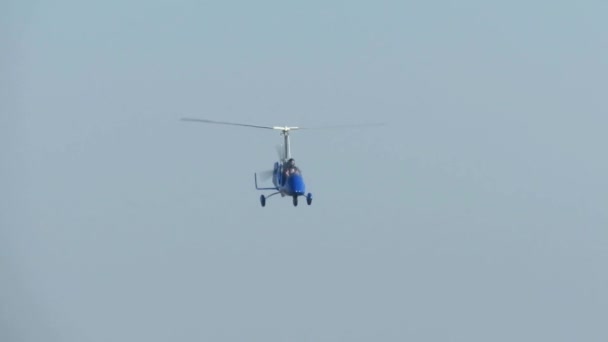 Modern gyrocopter in flight — Stock Video