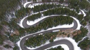 Yüksek Dağı'nda trafiğini geçirecek road, havadan görünümü