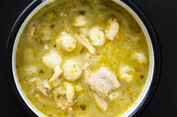 Yeşil Pozole, geleneksel Meksika mutfağı, hominy güveç