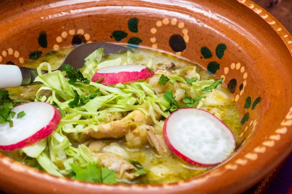 Yeşil Pozole, geleneksel Meksika mutfağı, hominy güveç