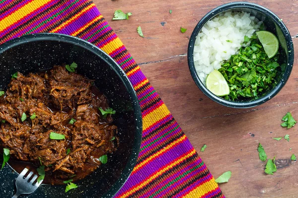 Mexicaans rundvlees Barbacoa stoofpot, Traditionele Mexicaanse gerechten — Stockfoto