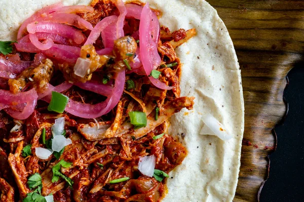 Mexikói Taco Cochinita Pibil Gödörben Sült Pácolt Sertés Yucatan Stílusú — Stock Fotó