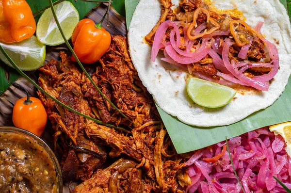 Cochinita Pibil, prato de porco assado no México — Fotografia de Stock