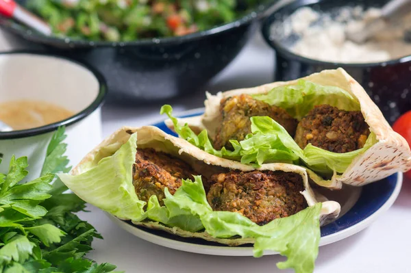 Falafel, vegetarian and vegan food from the middle east — Stock Photo, Image