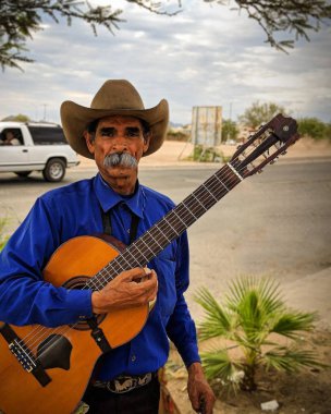 Gitarlı Meksikalı lord