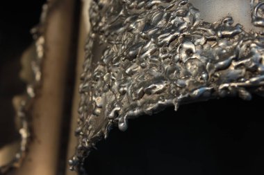 Sibileus 'a ait şarkı söyleyen bir anıtın parçası.