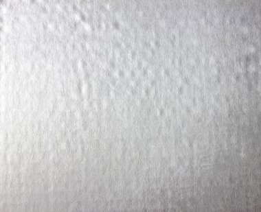 Beyazlı büyük karton kutu.