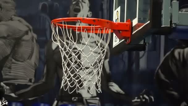 Jogador Basquete Scoring Dunk Câmera Lenta Jogador Basquete Faz Tiro — Vídeo de Stock