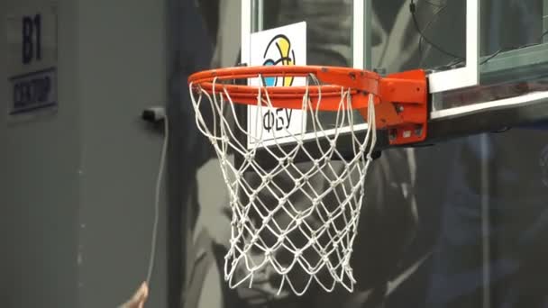 Basketbalista Vstřelil Sunk Slow Motion Basketbal Hráč Dělá Skok Výstřel — Stock video