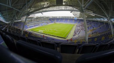Futbol stadyumu. Futbol maçı. Geniş Açı Mercek Çekiliyor