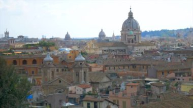 İtalya, Roma şehir manzarası. Aziz Peter Bazilikası manzarası. Roma 'nın Tarihi Merkezi.