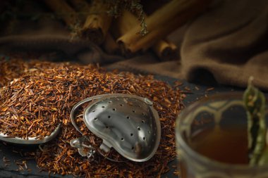 Toplu kırmızı çayın durgun yaşamı