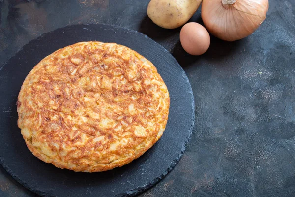 Spanisches Kartoffel-Zwiebelomelett — Stockfoto