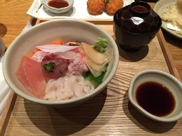 Uma composição espetacular de sashimi em Kanazawa — Fotografia de Stock