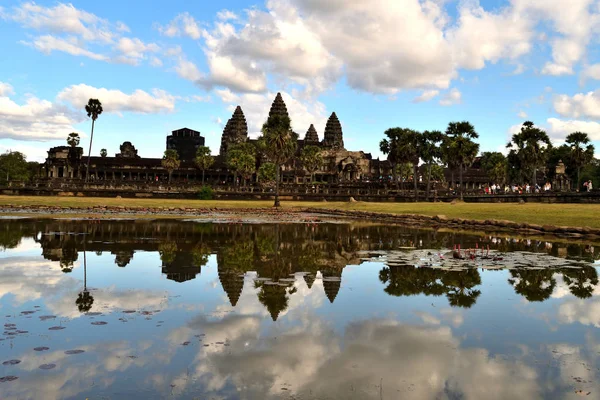 Veduta del tempio dal bellissimo tempio di Angkor Wat — Foto Stock