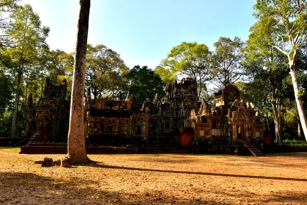 Vista de un hermoso templo en el complejo Angkor — Foto de Stock