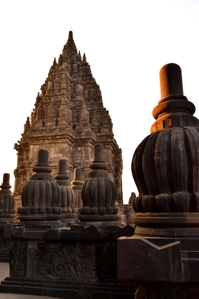 Вид на храм Прамбанана на закате солнца — стоковое фото