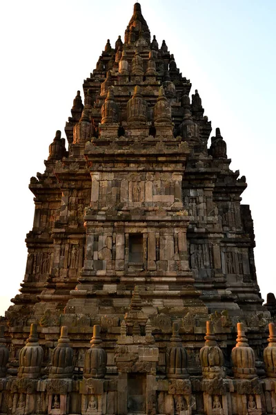 Вид на храм Прамбанана на закате солнца — стоковое фото