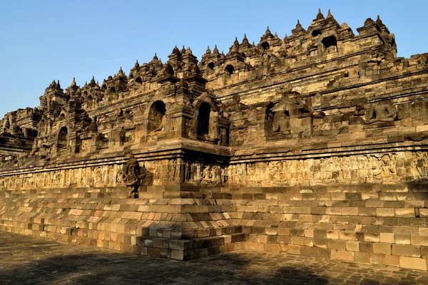 Dawn view of the Borobudur, Buddhist temple in Java — Stock Photo, Image