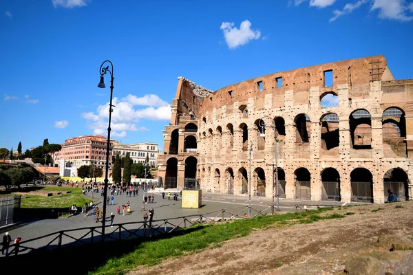 March 8Th 2020 Rome Italy View Colosseum Few Tourists Due — Stock Photo, Image