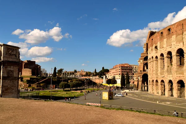 März 2020 Rom Italien Blick Auf Das Kolosseum Mit Wenigen — Stockfoto