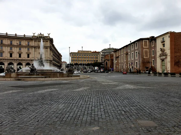 Maart 2020 Rome Italië Zicht Het Republieksplein Zonder Toeristen Vanwege — Stockfoto