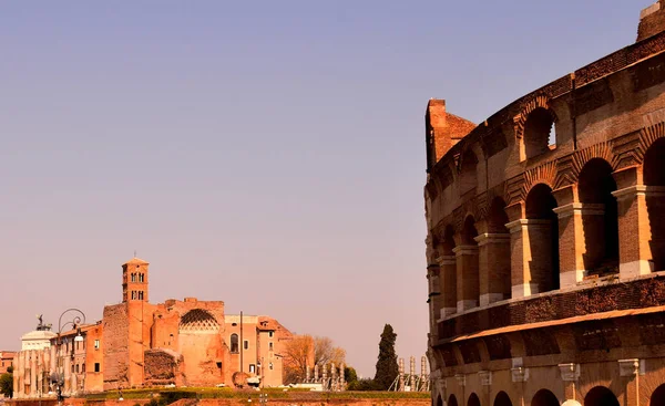 Квітня 2020 Рим Італія Вид Колізей Туристів Через Закриття — стокове фото