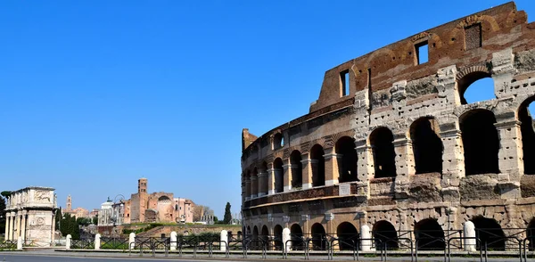 Abril 2020 Roma Itália Vista Coliseu Sem Turistas Devido Bloqueio — Fotografia de Stock