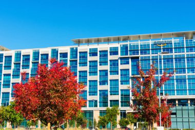 Amazon.com Modern İnşaat Cephesi Silikon Vadisi Kampüsü