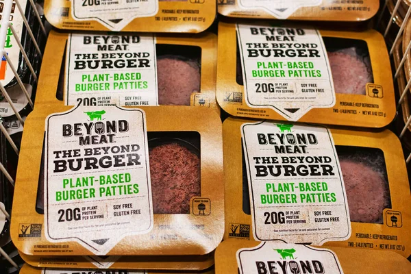 Beyond Meat merek tanaman berbasis paket Beyond Burger — Stok Foto